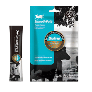 Bioline Natural Feast Smooth Pate Tuna Flavor cat food, 5 x 15g pouches, for healthy skin and easy digestion.